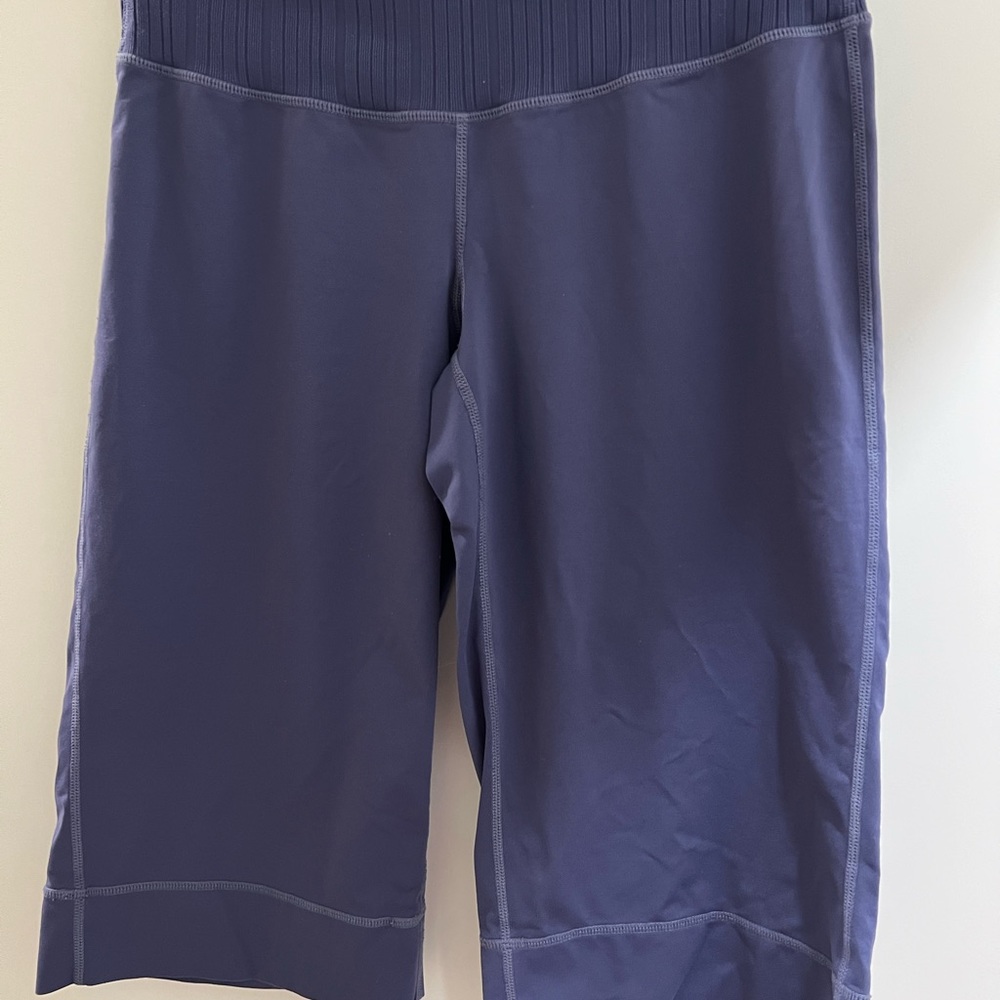 Lululemon vintage crop .